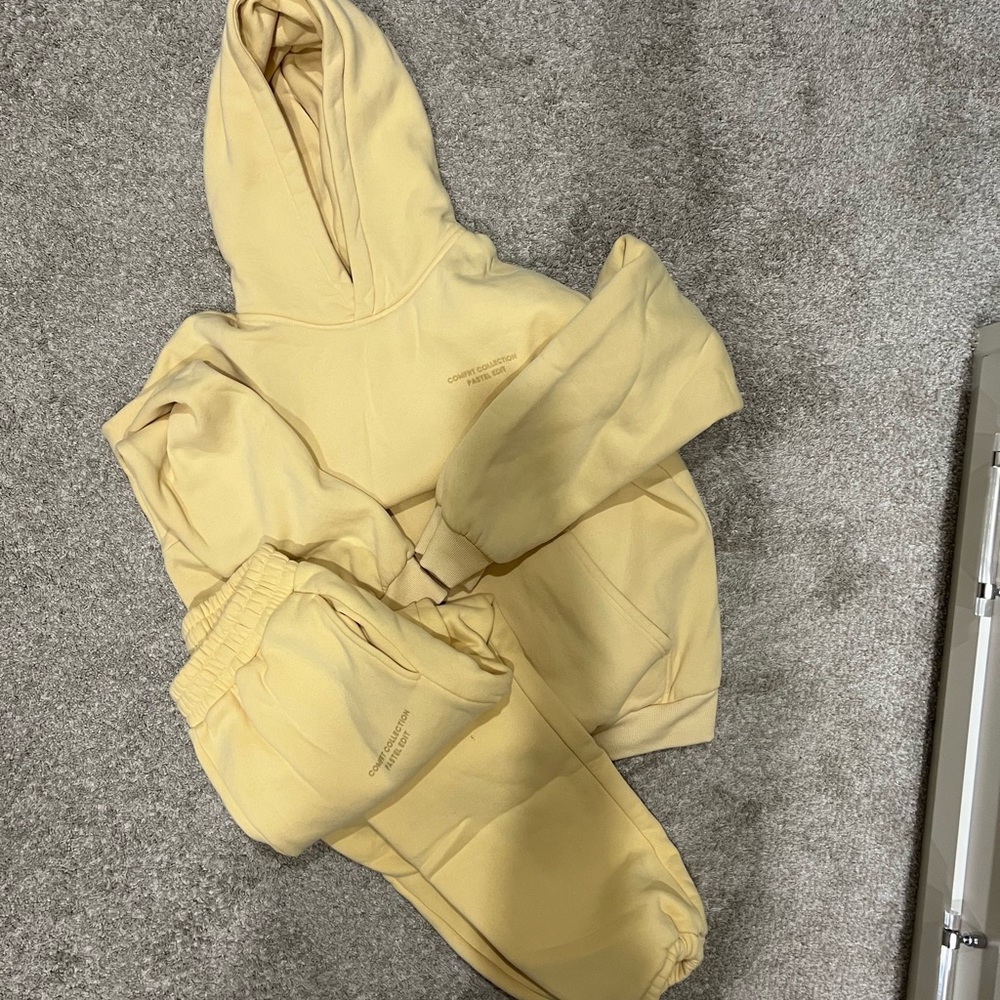 Comfrt Soft Yellow Hoodie & Sweatpants Set